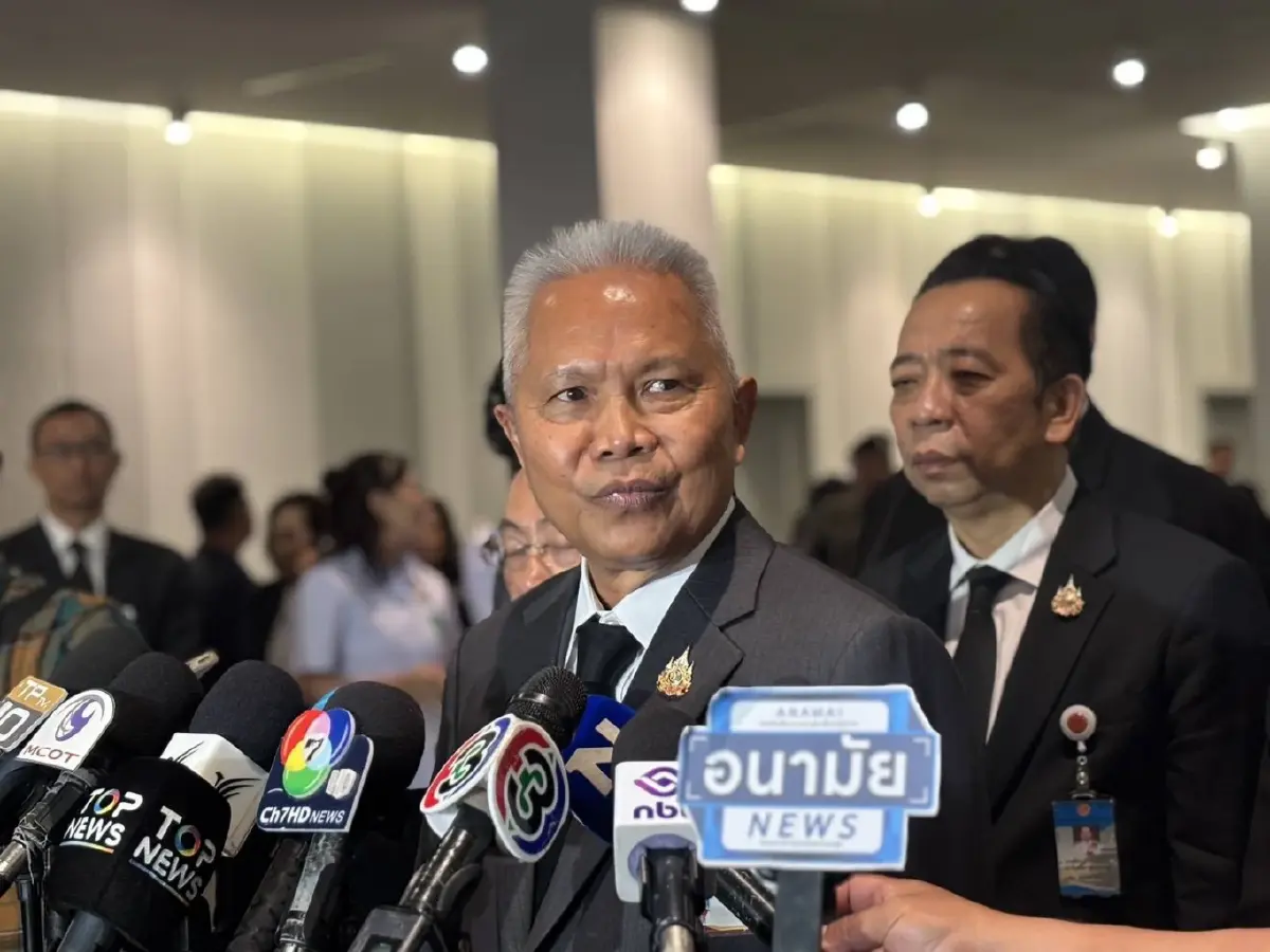  นายโสภณ ซารัมย์ ประธานสภาผู้แทนราษฎร