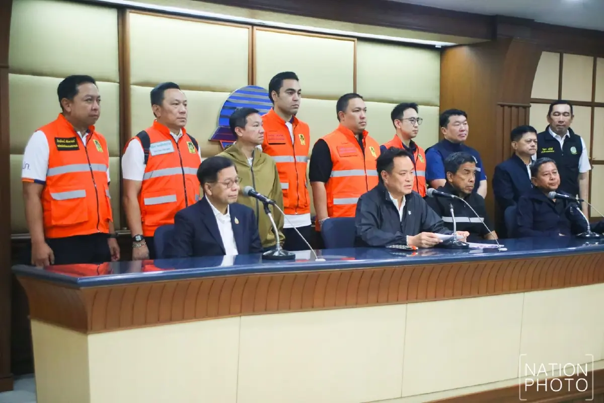 ถอดบทเรียนหาดใหญ่! "อนุทิน" ลุยเองสั่ง ผู้ว่าฯ ใช้เงินฉุกเฉินได้ทันที เร่งเยียวยา-ฟื้นฟูพื้นที่น้ำท่วม