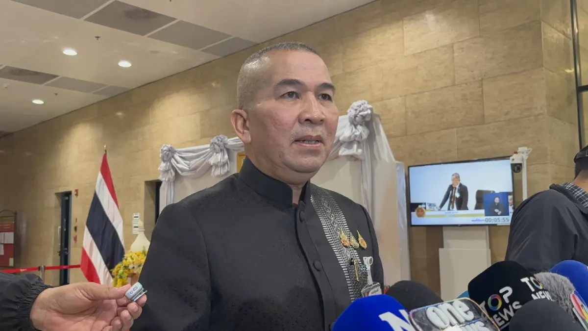 พล.ต.ท. รุทธพล เนาวรัตน์  รัฐมนตรีว่าการกระทรวงยุติธรรม