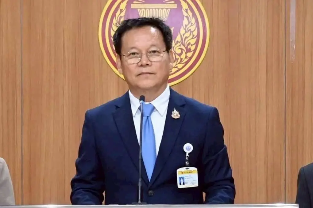 นายนพดล อินนา สมาชิกวุฒิสภา ในฐานะประธานคณะกรรมการที่ปรึกษาฝ่ายกิจการต่างประเทศของวุฒิสภา