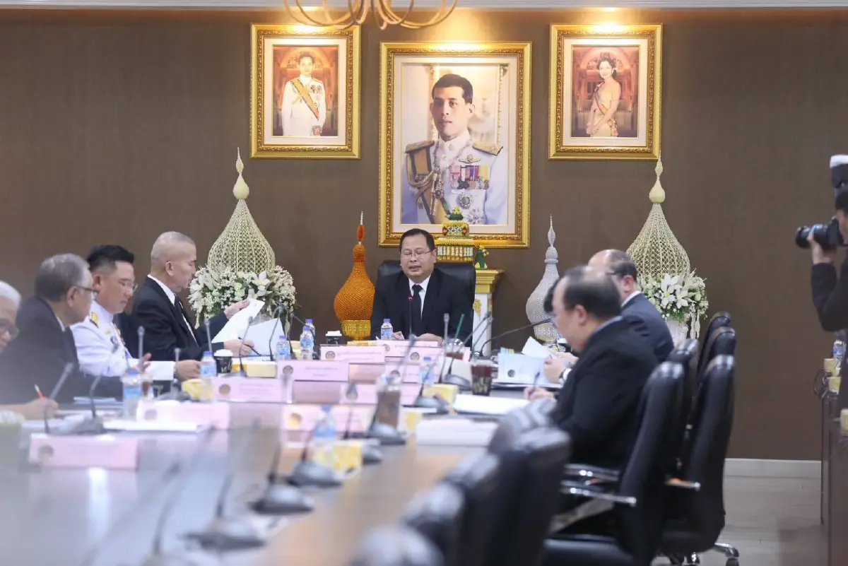 "ปกรณ์" ถก "บอร์ดสันติสุข" เร่งเคาะผู้เข้าเกณฑ์ใน 30 วัน ยันไม่รวม "คนทุจริต" ชี้ "ผู้ถูกตัดสิทธิ์การเมือง" หากเข้าข่าย "ถือว่าไม่ผิด"