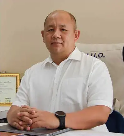 ผศ.ดร.นิเวศน์ อรุณเบิกฟ้า ผู้อำนวยการสำนักพัฒนาทรัพยากรมนุษย์และพันธกิจสังคม มหาวิทยาลัยสงขลานครินทร์ (ม.อ.) ในฐานะผู้ทำรายงาน SEA จังหวัดสงขลา