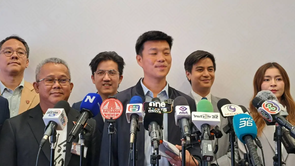 นายณัฐพงษ์ เรืองปัญญาวุฒิ สส.บัญชีรายชื่อ และหัวหน้าพรรคประชาชน