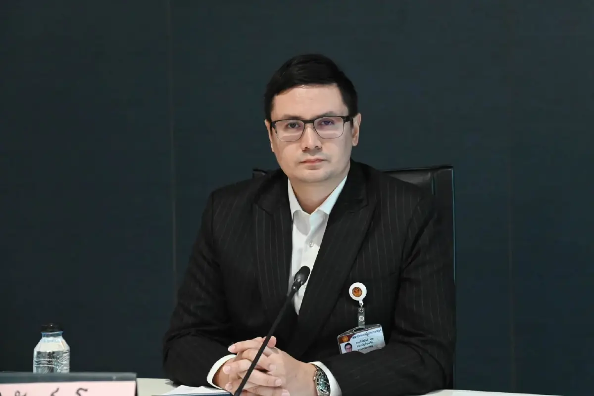 รังสิมันต์ โรม สส.พรรคประชาชน ในฐานะประธานกรรมาธิการการกฎหมายฯ 