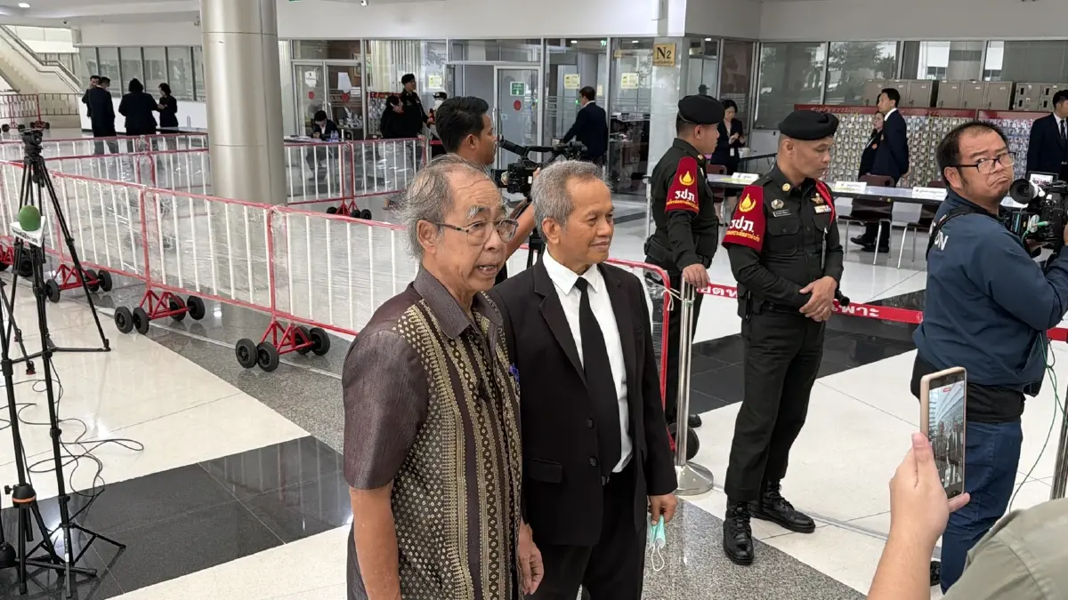ศาลรัฐธรรมนูญเริ่มประชุมแล้ว เพื่อชี้ขาดคดีบัตรเลือกตั้งบาร์โค้ด