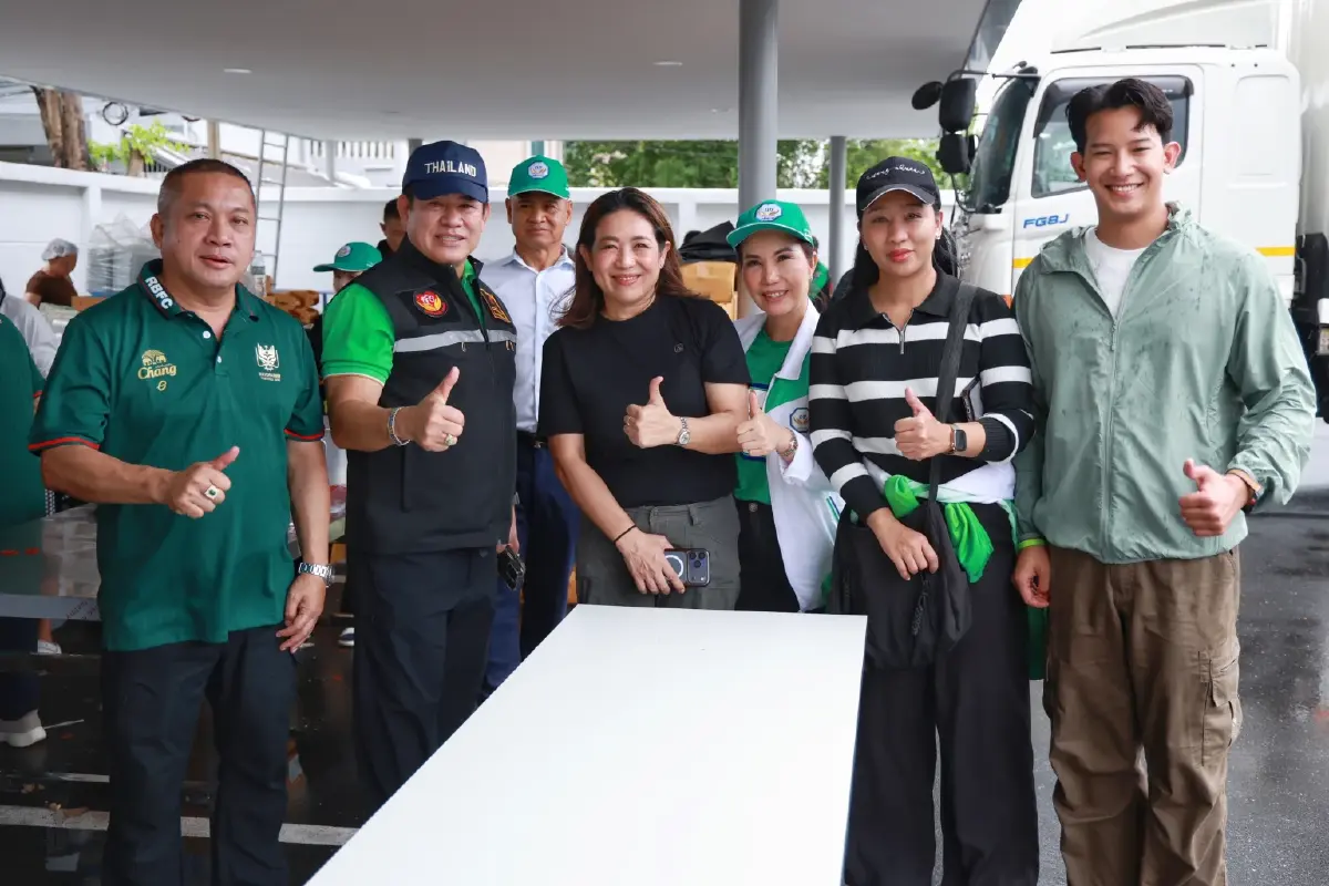 ลุยตั้งโรงครัวด่วน! "ร.อ.ธรรมนัส" นำทีมพรรคกล้าธรรมและมูลนิธิฯ เปิดโรงครัวช่วยผู้ประสบภัยน้ำท่วม