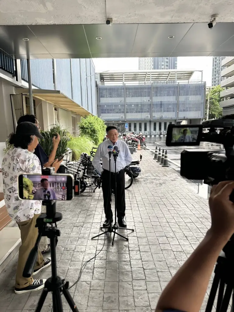 "สมพงษ์" เดือด! โร่แจงกองปราบ โดนชายลึกลับแอบอ้างชื่อขู่ "ขวัญ อุษามณี" ลั่นไม่เคยรู้จัก