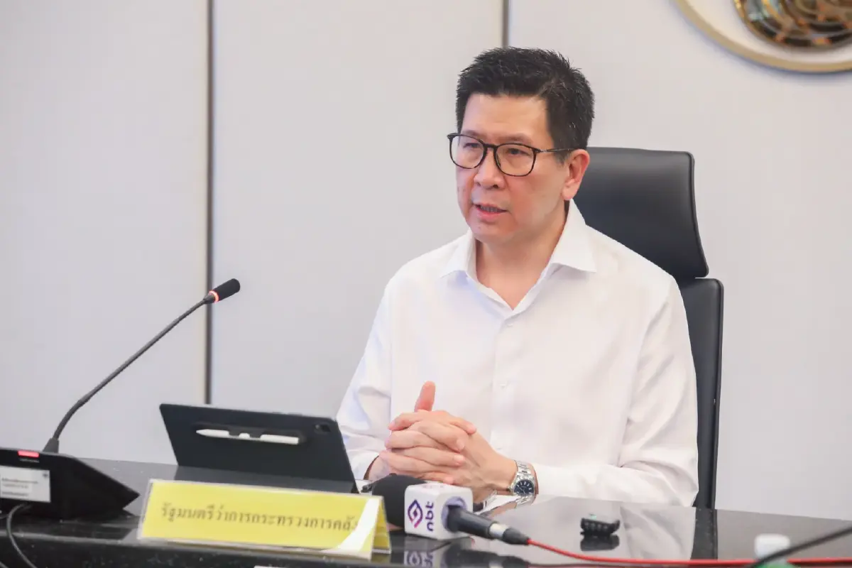 เอกนิติ นิติทัณฑ์ประภาศ รองนายกรัฐมนตรีและรัฐมนตรีว่าการกระทรวงการคลัง