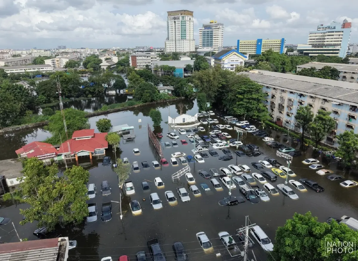 “อนุทิน” ยันไม่สร้างภาพลุยน้ำหาผู้ประสบภัย ชม ตร.ทั่วประเทศเสียสละช่วยน้ำท่วม