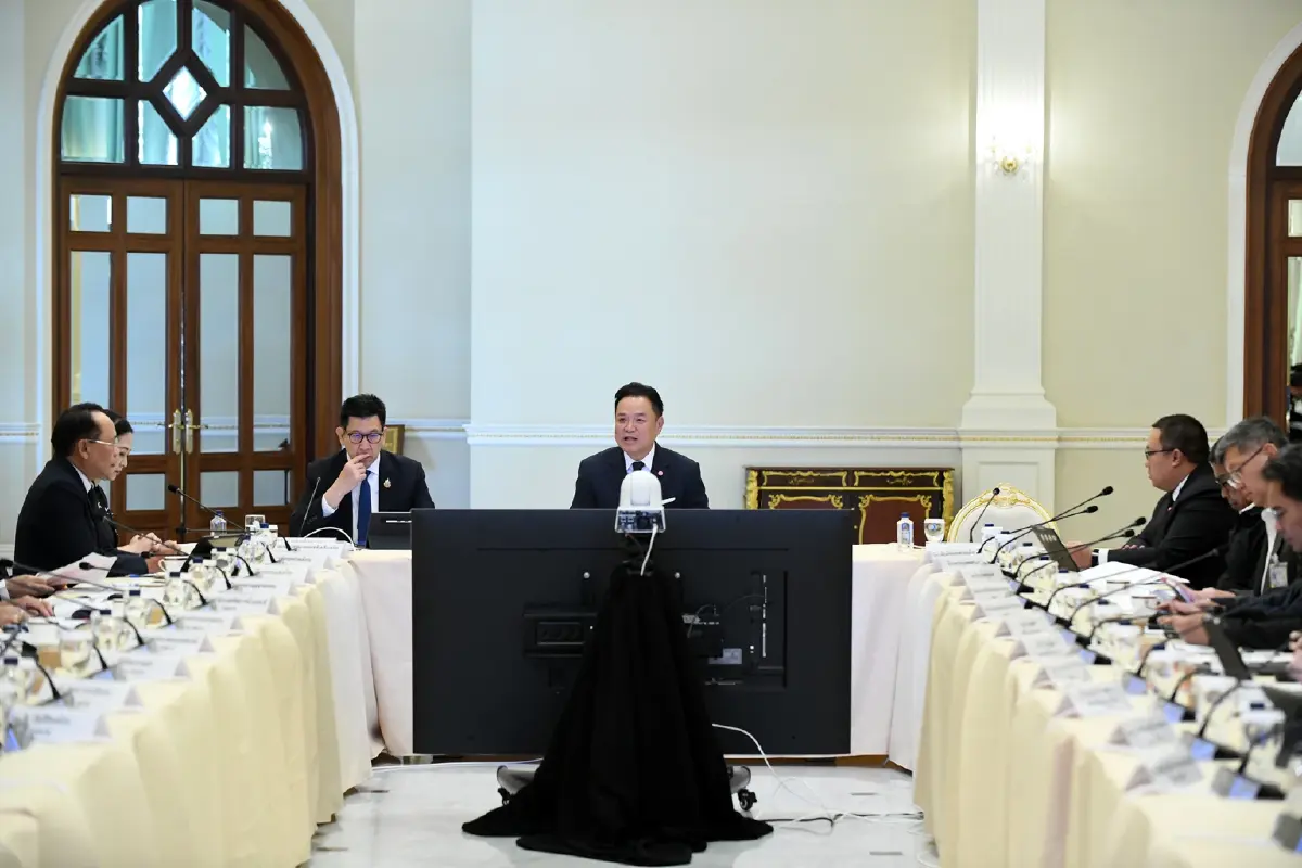 "อนุทิน" นั่งหัวโต๊ะถกบอร์ด Data Center นัดแรก จัดระเบียบ-คุมเข้มการใช้ไฟ