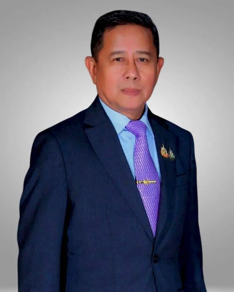พล.ท.อดุลย์ บุญธรรมเจริญ รัฐมนตรีว่าการกระทรวงกลาโหม 