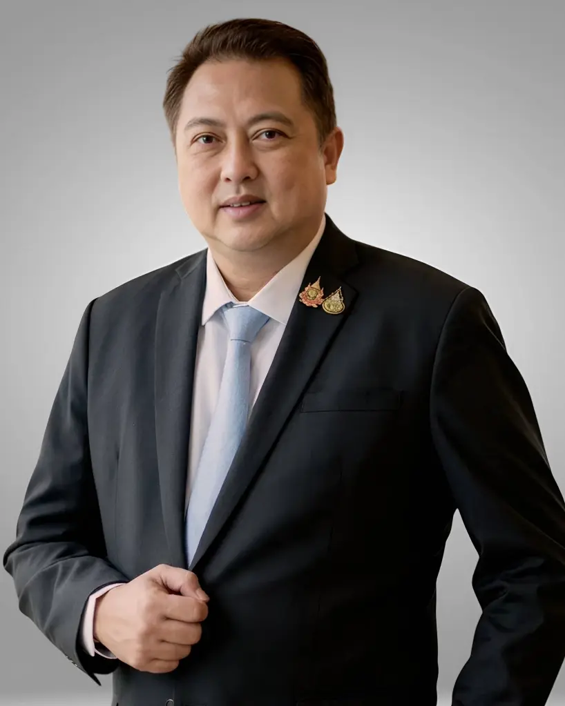 นายสุชาติ ชมกลิ่น รัฐมนตรีว่าการกระทรวงทรัพยากรธรรมชาติและสิ่งแวดล้อม