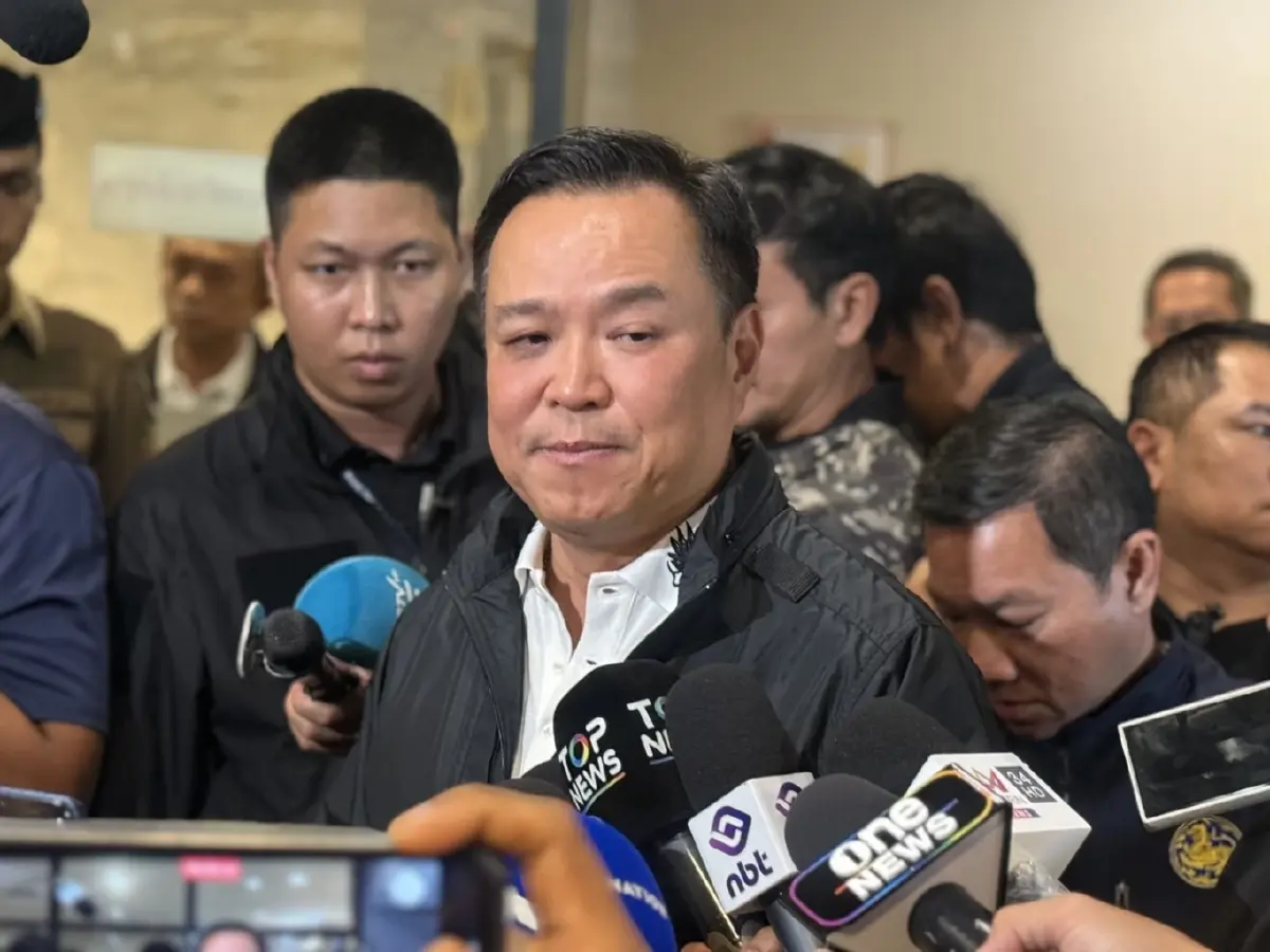 นายอนุทิน ชาญวีรกูล นายกรัฐมนตรี
