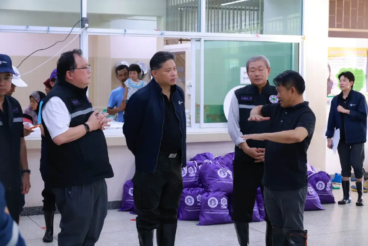 กนอ. นำทัพผู้บริหารลงพื้นที่นิคมฯ บางชัน มอบถุงยังชีพช่วย 6 ชุมชนประสบภัยน้ำท่วม