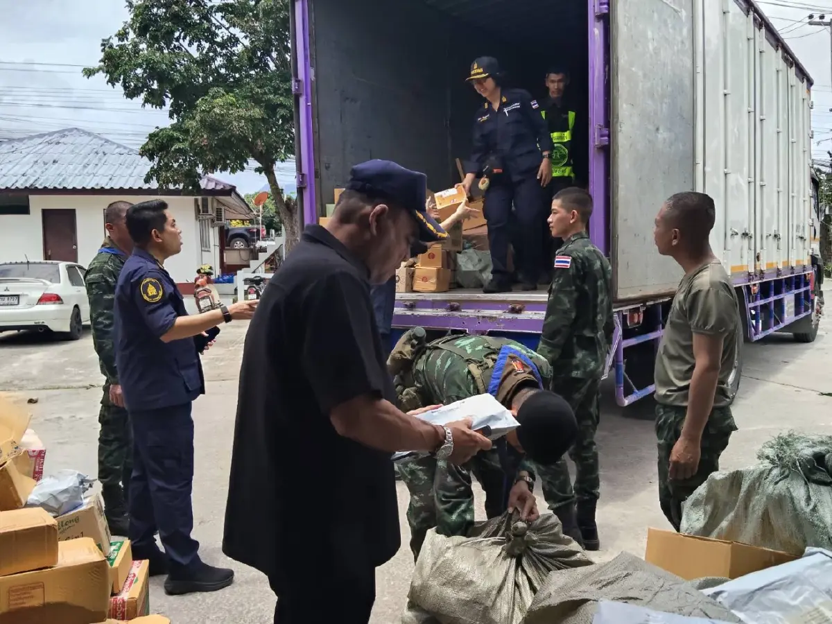 สกัดของเถื่อน! " ลุยตรวจ "รถไฟสายใต้-ด่านทางบก" ยึด "บุหรี่เถื่อน-แบรนด์เนม-บุหรี่ไฟฟ้า" มูลค่า 4.37 ล้านบาท