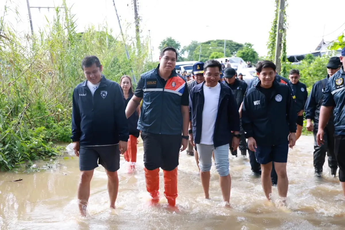 นายสรรเพชญ บุญญามณี รัฐมนตรีช่วยว่าการกระทรวงคมนาคม 