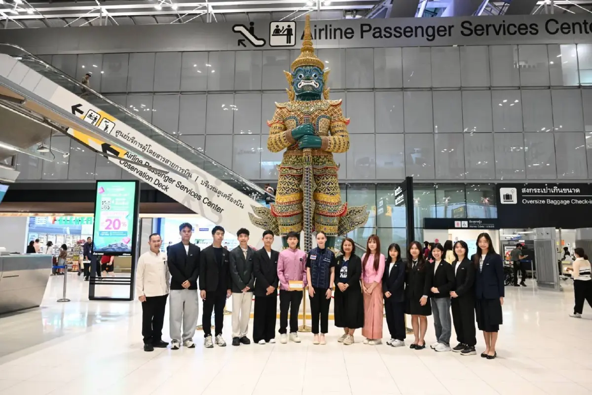 รมว.วธ.ส่ง 12 เยาวชนไทยสู่ปารีสโชว์รากเหง้าความเป็นไทย-ชุดไทย