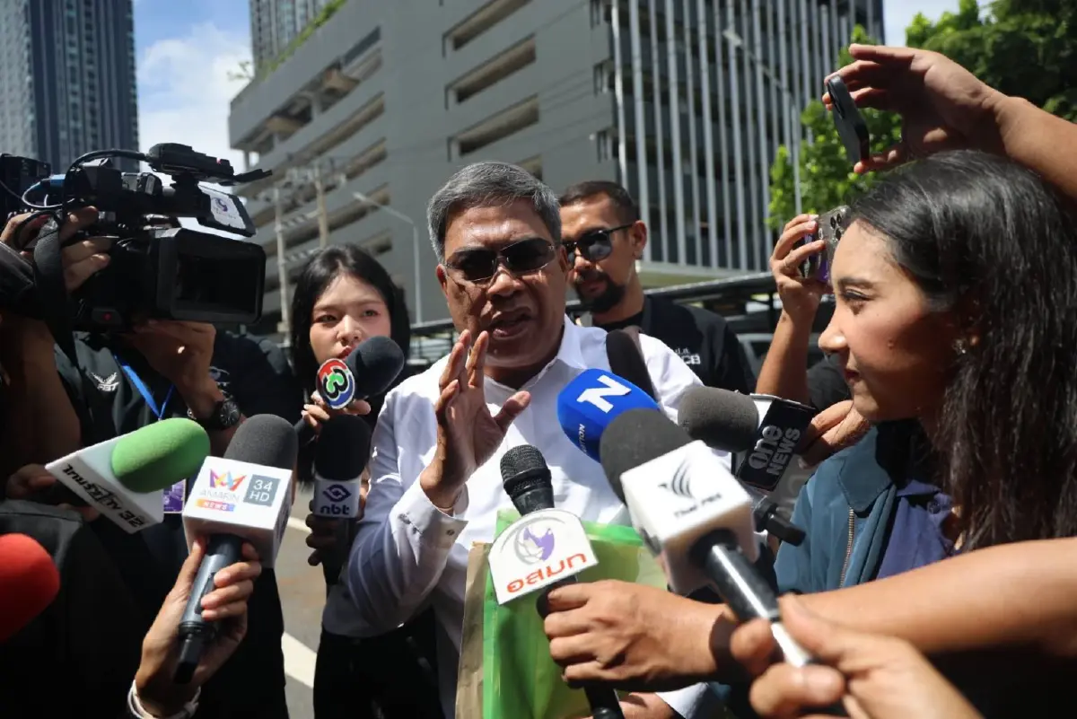 "ป๋อง สุพรรณ" เข้าพบกองปราบเคลียร์ปม "มูลนิธิหวันโชติ" ชี้ "ทำบุญด้วยใจ ไม่เกี่ยวเรื่องเงิน" รับช็อก "อดีตเจ้าอาวาส" ถูกจับ