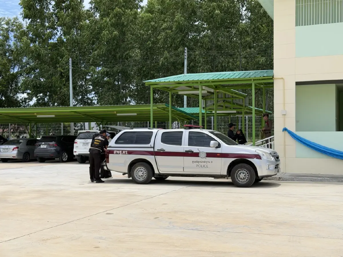 7 ชม. ยังปิดบ้านเงียบ ตร.คอมมานโดปิดล้อมกดดัน หมวดโอ๋ ตำรวจยิงครูเปิ้ล ให้มอบตัว