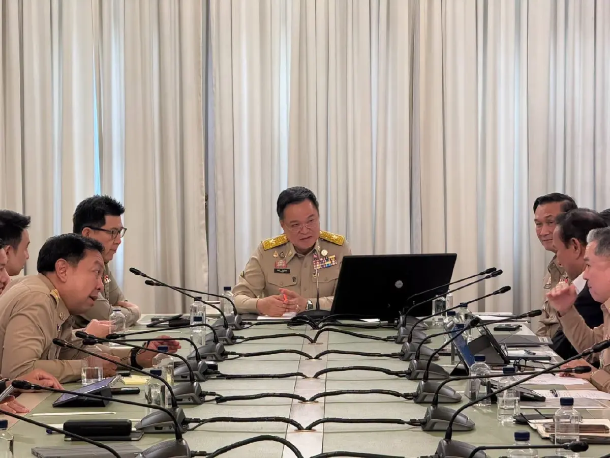 "นายกฯ" ถกด่วน สั่ง "ผู้ว่าฯ กทม." บัญชาการเหตุการณ์ ระดมสรรพกำลังเร่งระบายน้ำเต็มที่ กำชับเร่งเข้าถึงทุกพื้นที่
