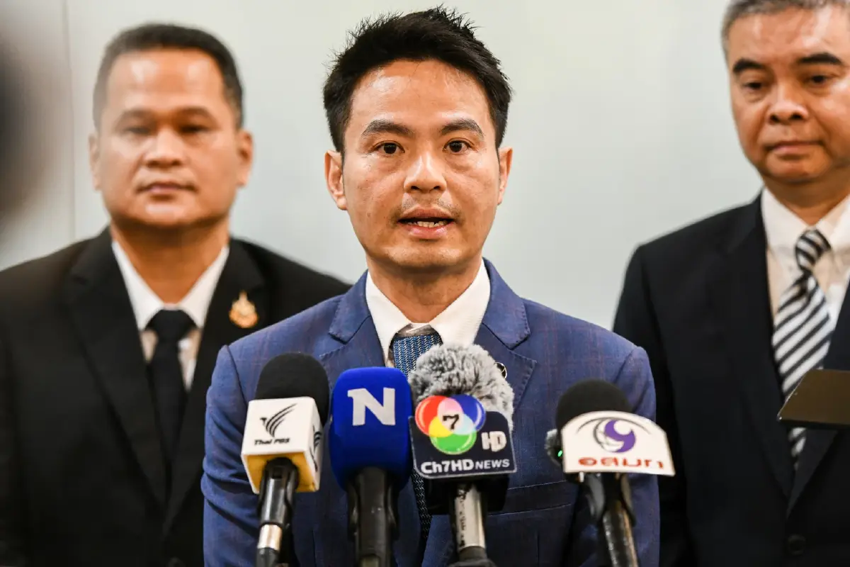 นายภราดร ปริศนานันทกุล รัฐมนตรีประจำสำนักนายกรัฐมนตรี