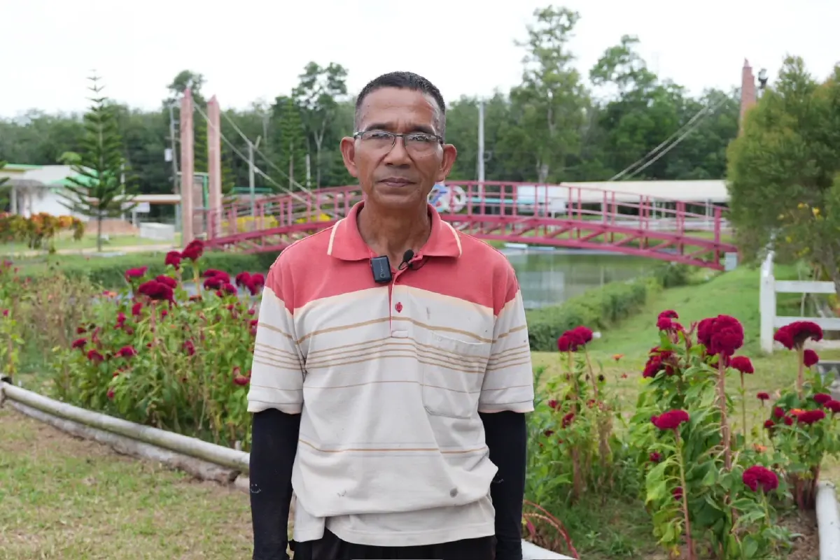 นายชาลี  สุวรรณชาตรี  ผู้จัดการศูนย์การเรียนรู้เศษฐกิจพอเพียง สหกรณ์การเกษตรบางกล่ำ จังหวัดสงขลา