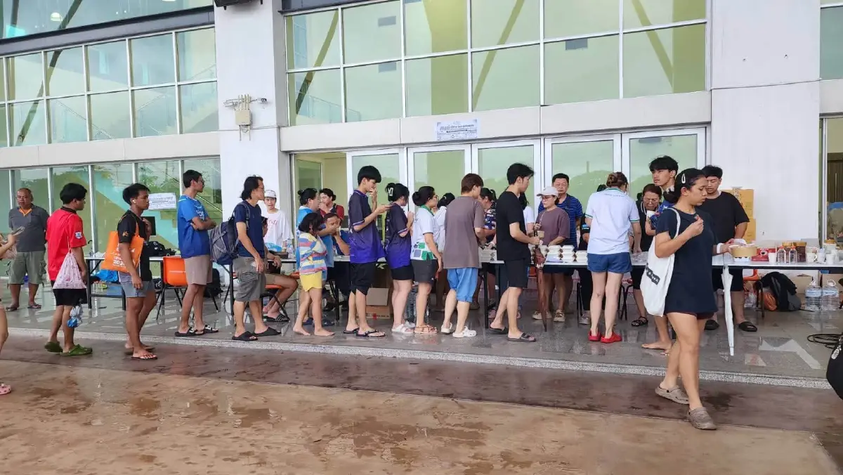 ศูนย์พักพิง สจล. รับผู้อพยพ "น้ำท่วมลาดกระบัง" 468 คน จากความจุ 1.5 พันคน เร่งช่วยเพิ่มอีก 200 ชีวิตตกค้าง