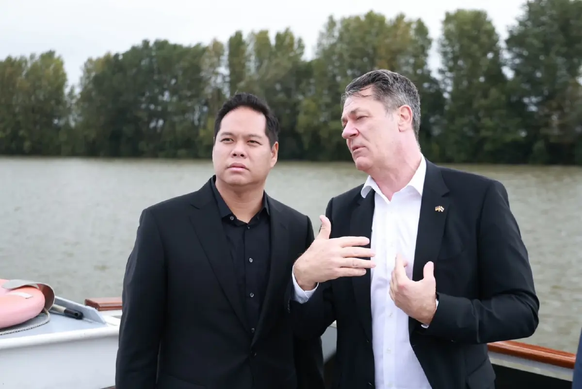 "สรรเพชญ" ลุยฮัมบูร์ก ศึกษาระบบอัตโนมัติ หวังยกระดับท่าเรือไทยแก้ปัญหารถติด-เพิ่มประสิทธิภาพ