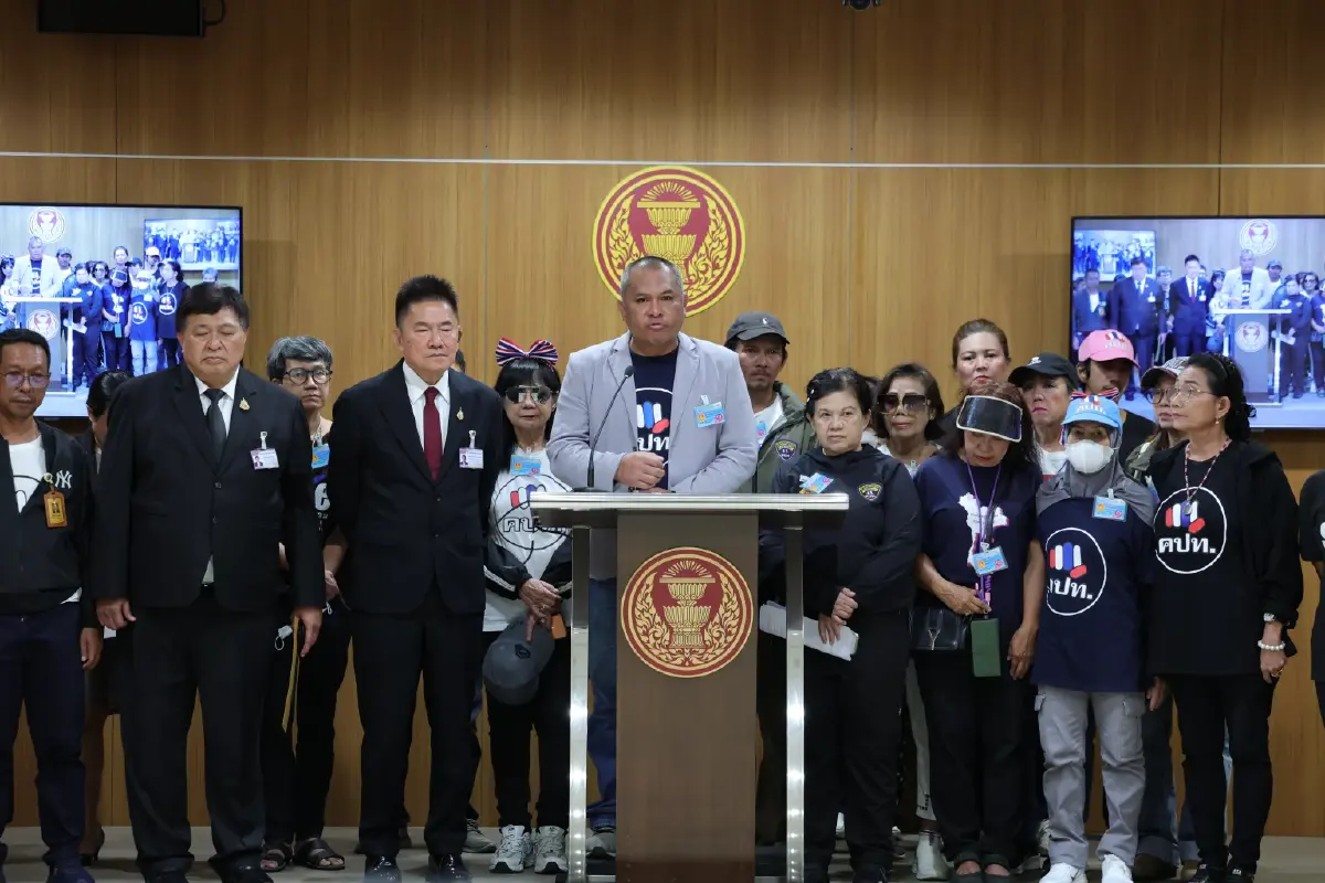 คปท. ยื่นสภาจี้ส่งศาลฎีกา สอบ ป.ป.ช. ปมชี้มูล ศักดิ์สยาม