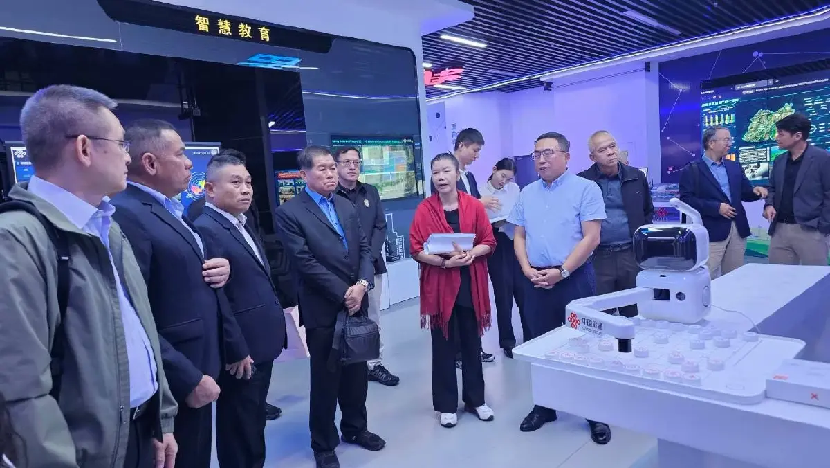 "นิพนธ์ บุญญามณี" เยือน China Unicom ดึง AI ยกระดับดิจิทัลไทย