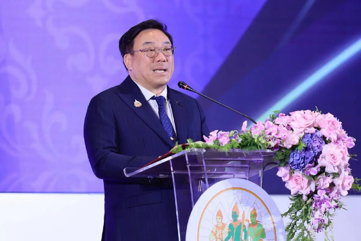  นายจุลพันธ์ อมรวิวัฒน์ รัฐมนตรีว่าการกระทรวงแรงงาน ในฐานะหัวหน้าพรรคเพื่อไทย 