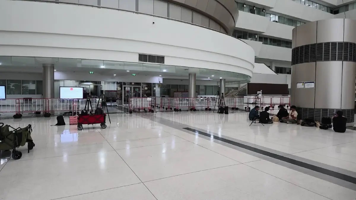 ศาลรัฐธรรมนูญเริ่มประชุมแล้ว เพื่อชี้ขาดคดีบัตรเลือกตั้งบาร์โค้ด