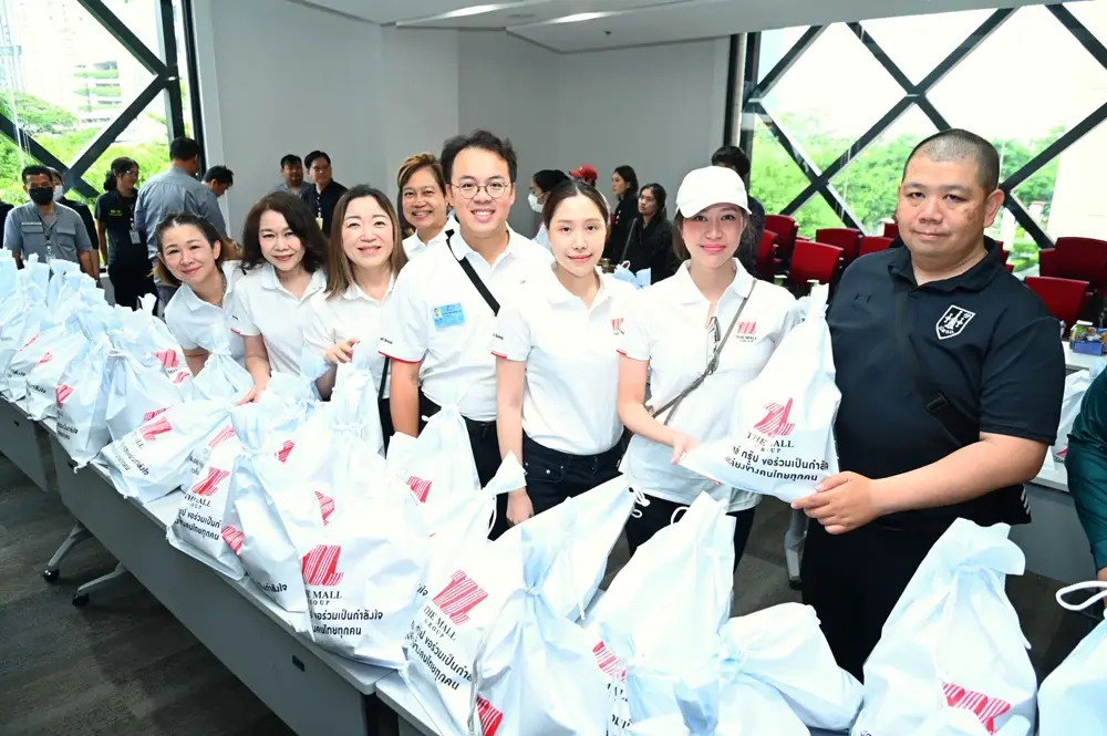กองทัพบก–เดอะมอลล์ กรุ๊ป ผนึกกำลังช่วยเหลือผู้ประสบอุทกภัยในพื้นที่บางกะปิ ร่วมส่งต่อความช่วยเหลือ บรรเทาความเดือดร้อนประชาชนในชุมชนแฟลตคลองจั่น