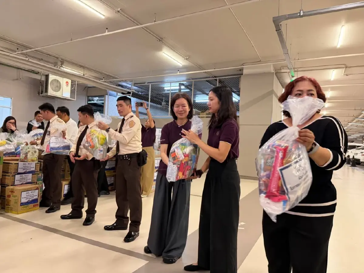 สยามพิวรรธน์เปิดจุดรับบริจาคช่วยน้ำท่วม ที่พารากอน-ไอคอนสยาม