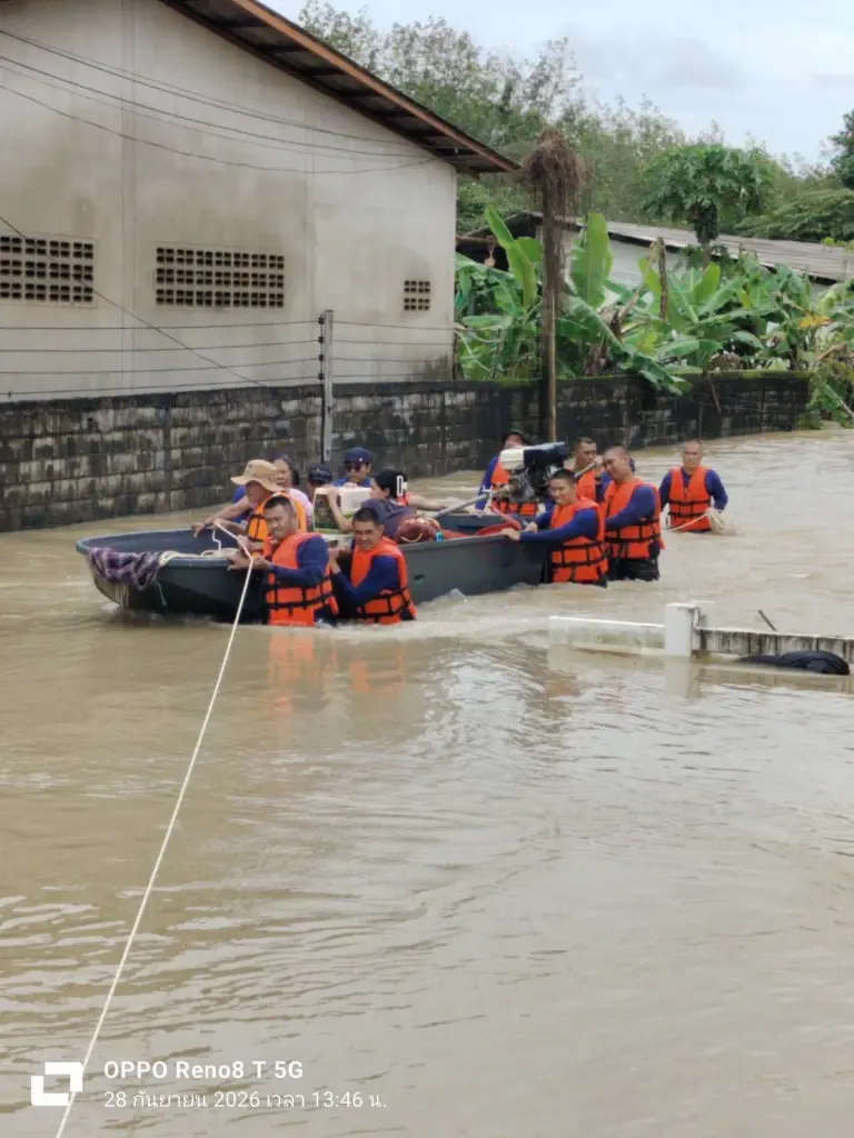 ทัพเรือช่วยผู้ประสบภัย อ.แกลง! เร่งอพยพชาวบ้านเข้าศูนย์พักพิง
