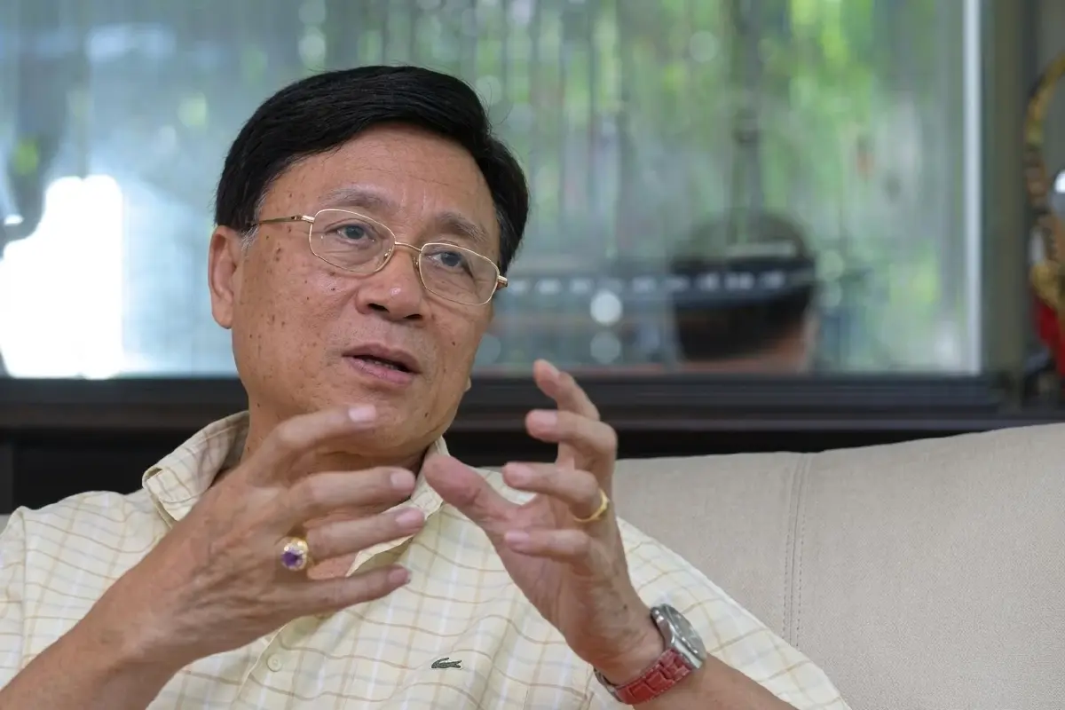นายพิเชต สุนทรพิพิธ
