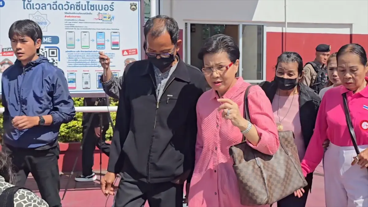 "ป้าดา-ป้าไข" อ่วมโดน 4 ข้อหาหนัก รวม ม.112 คดี "วัดป่าอดุลยาราม" ก่อนปฏิเสธทุกข้อกล่าวหา