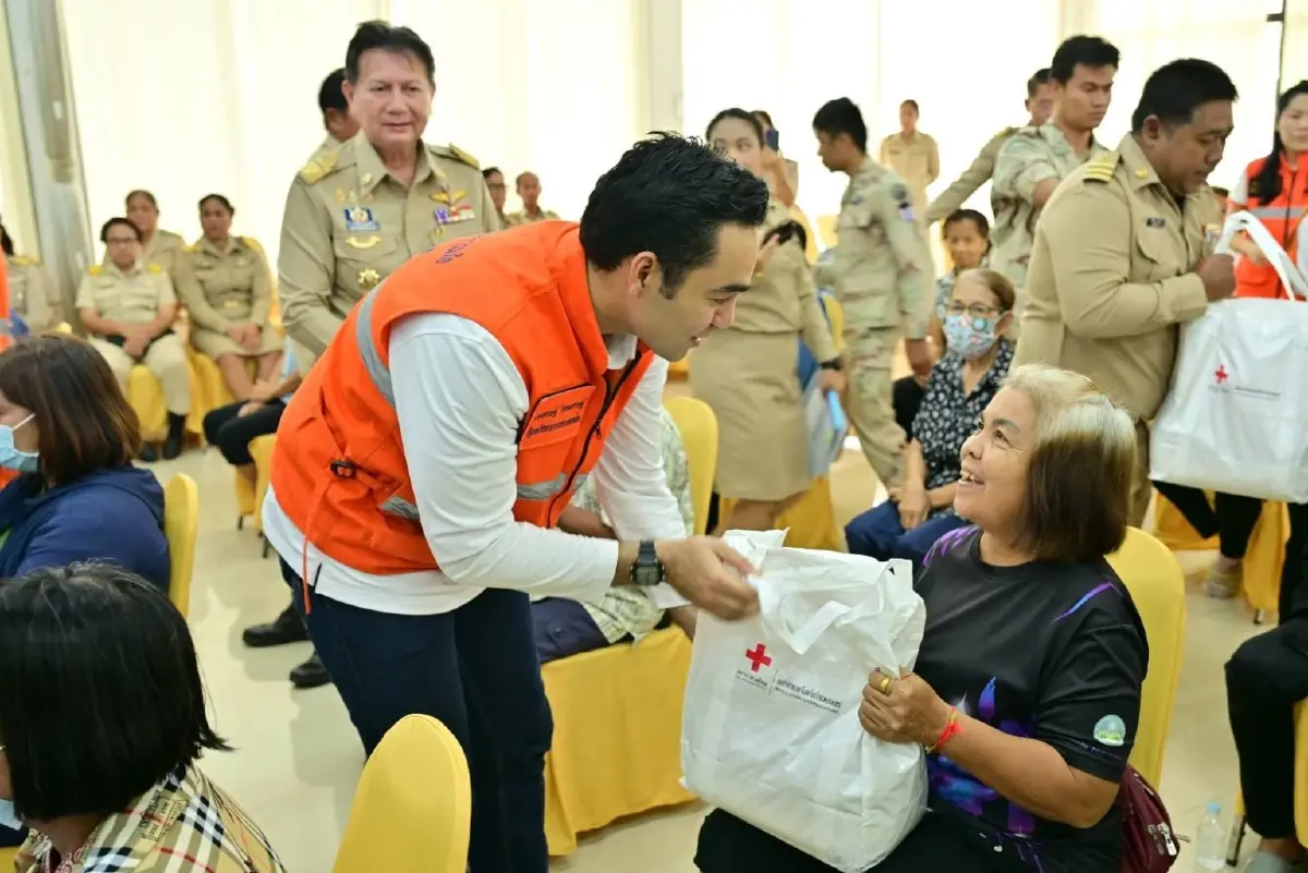 มท.3 ตรวจราชการ "จ.กำแพงเพชร" ติดตามแก้ปัญหาผลกระทบน้ำท่วม