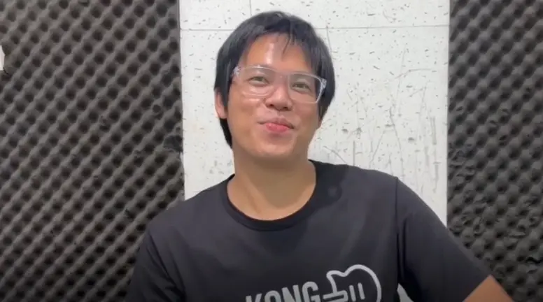 ครูก้อง