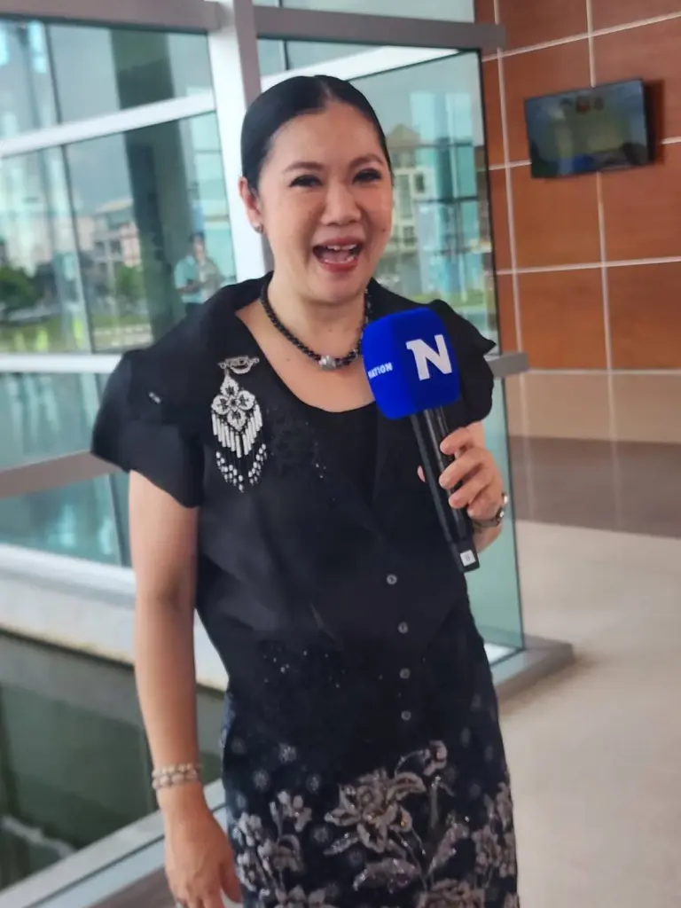 นางสาวฐาปนีย์ เกียรติไพบูลย์ ผู้ว่าการการท่องเที่ยวแห่งประเทศไทย (ททท.)