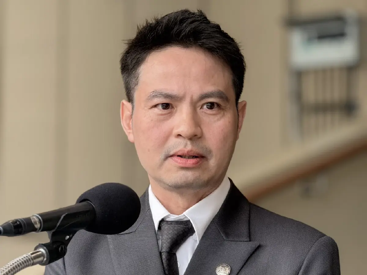นายภราดร ปริศนานันทกุล รัฐมนตรีประจำสำนักนายกรัฐมนตรี 