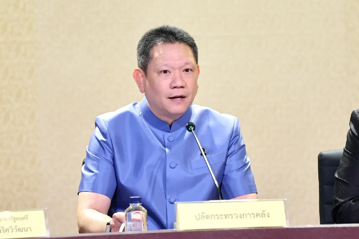 ลวรณ แสงสนิท ปลัดกระทรวงการคลัง
