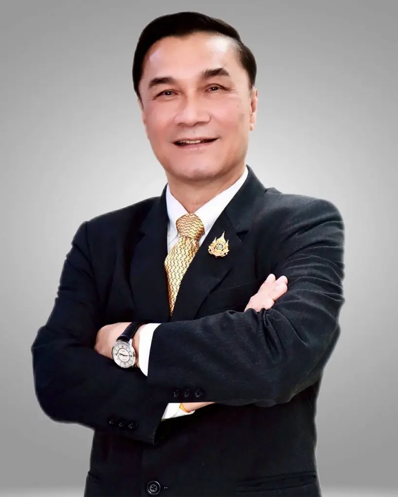 นายทรงศักดิ์ ทองศรี รองนายกรัฐมนตรี 