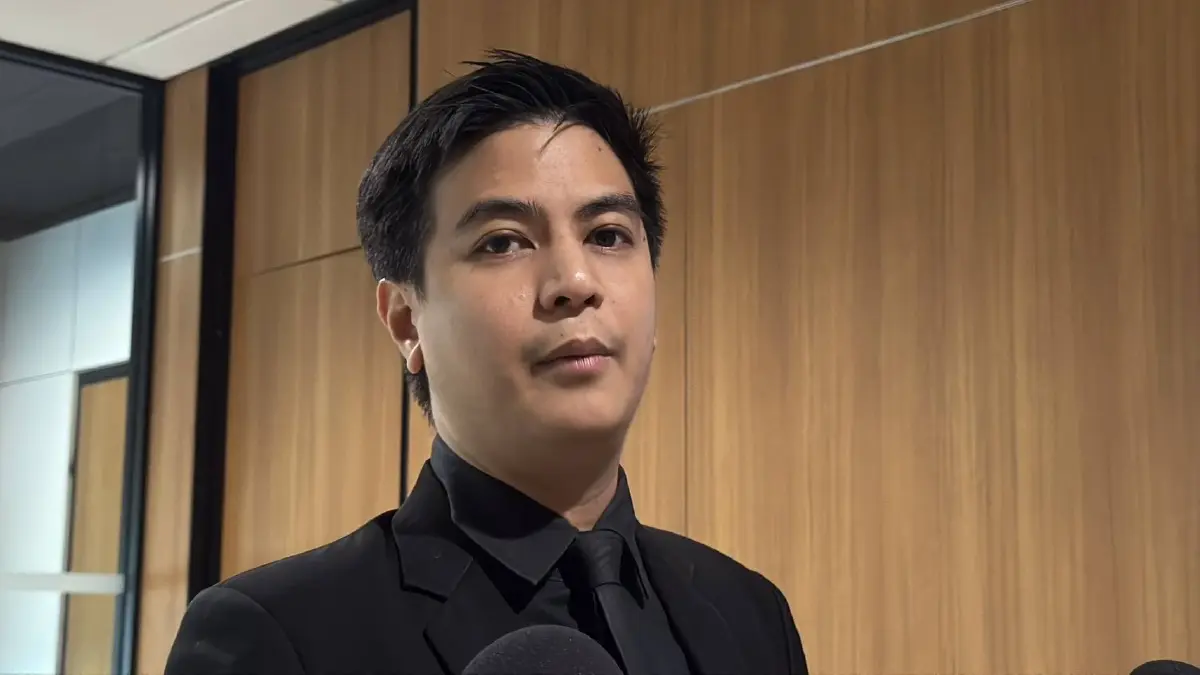 เปิดศึกเดือด! "พริษฐ์" จี้รัฐบาลปมข่าวเปลี่ยน "อธิบดี DSI" ลั่นย้ายเพื่อช่วยคนผิดคดี "ฮั้ว สว." หรือไม่?