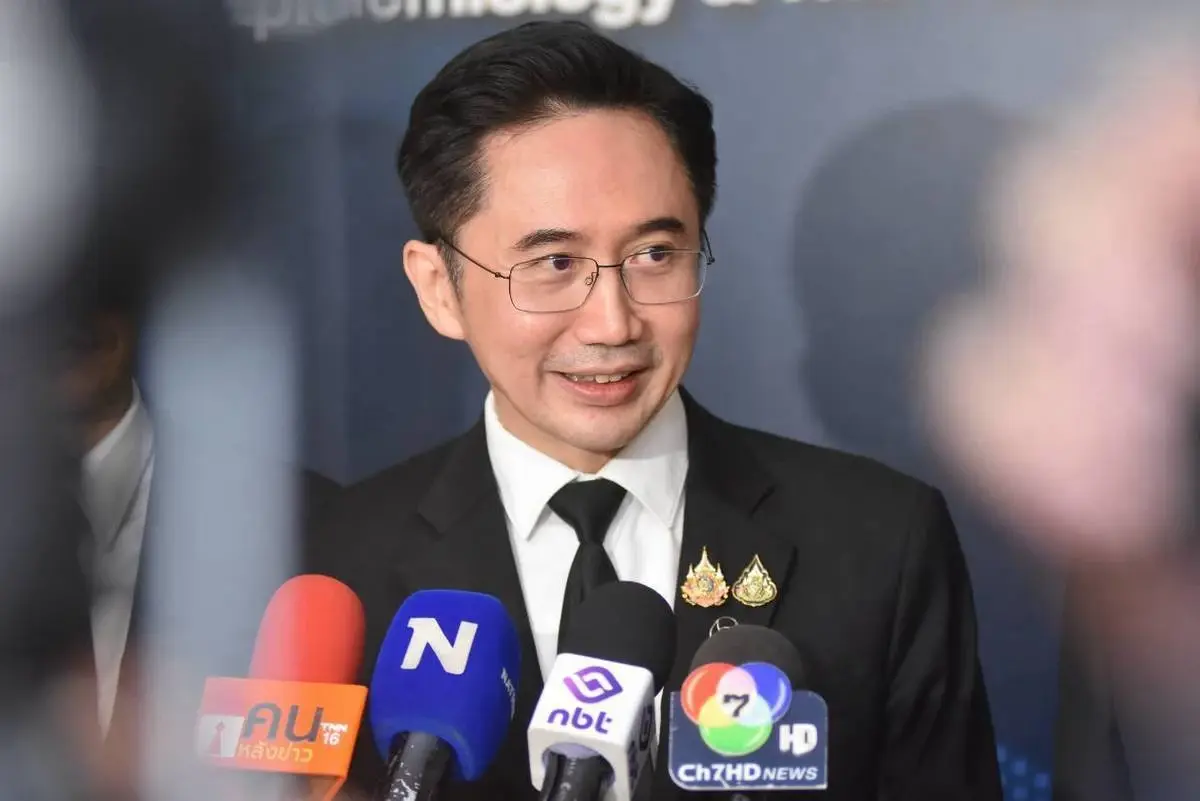 นายยศชนัน วงศ์สวัสดิ์ รองนายกรัฐมนตรี และ รัฐมนตรีว่าการกระทรวงการอุดมศึกษา วิทยาศาสตร์ วิจัยและนวัตกรรม 