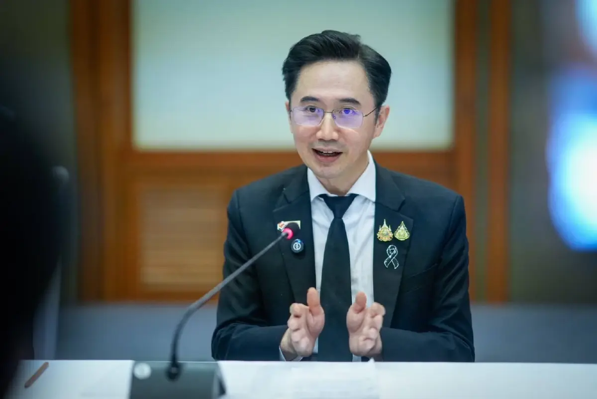นายยศชนัน วงศ์สวัสดิ์