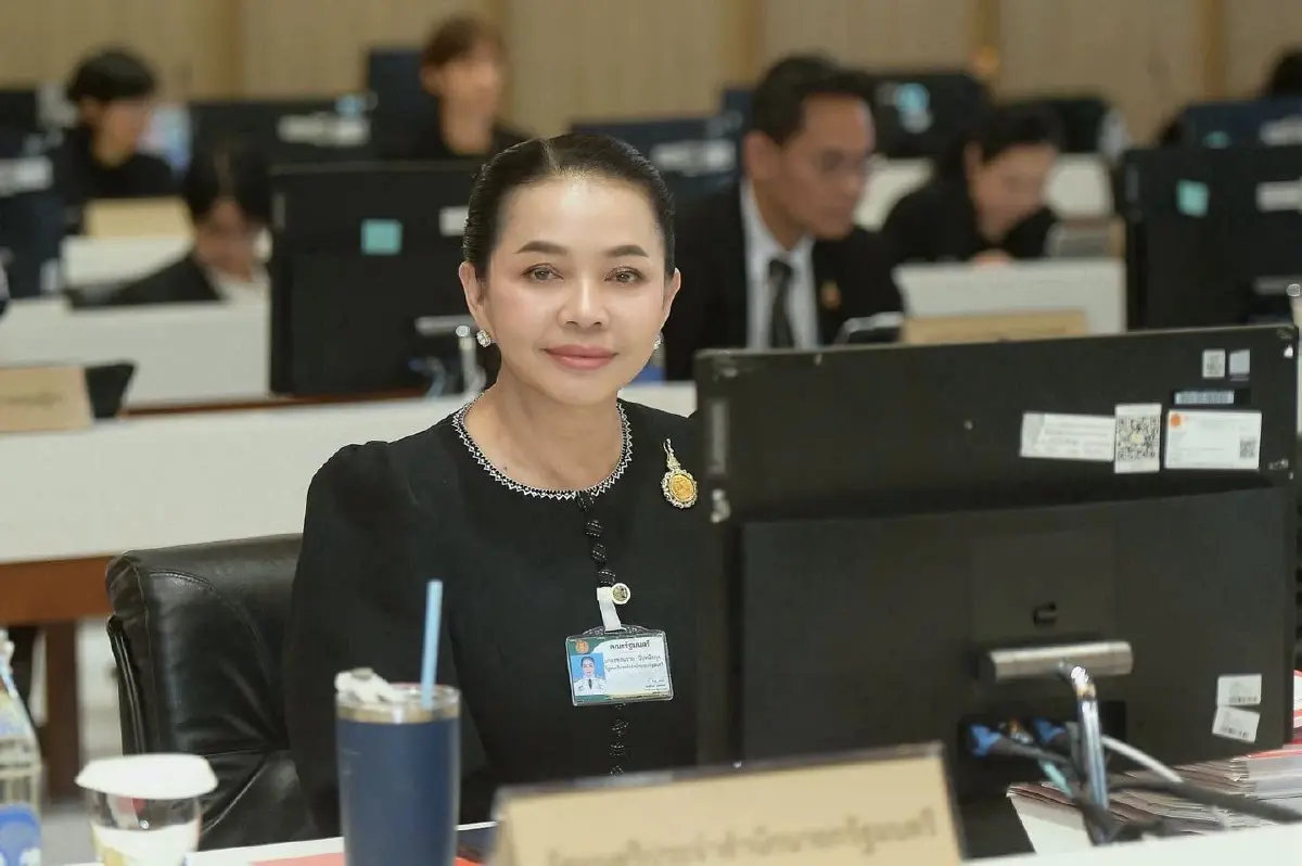 นางสุขสมรวย วันทนียกุล รัฐมนตรีประจำสำนักนายกรัฐมนตรี 
