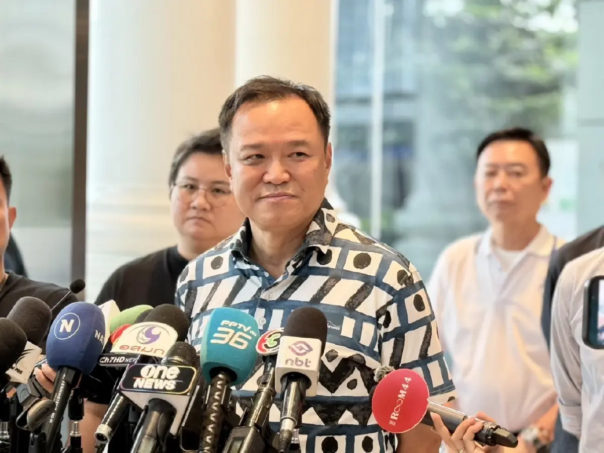 อนุทิน ชาญวีรกูล นายกรัฐมนตรีและรัฐมนตรีว่าการกระทรวงมหาดไทย