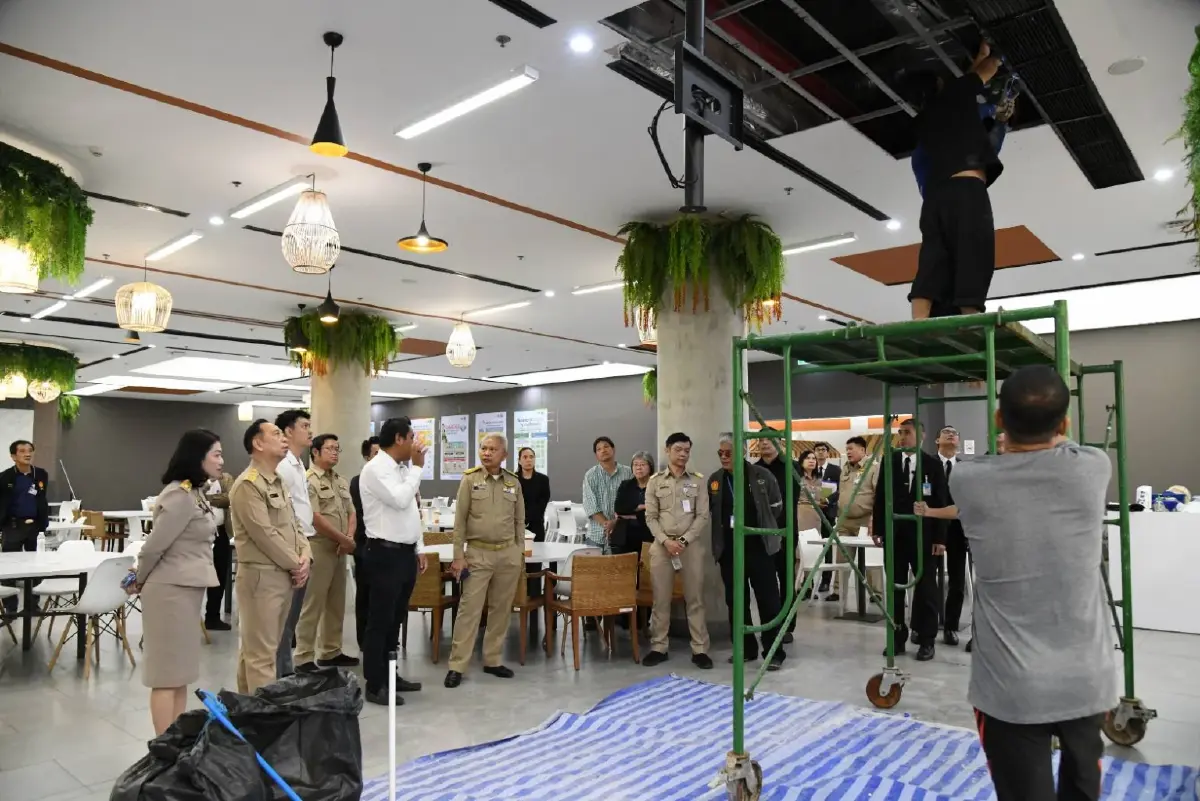 "โสภณ" รุดตรวจ "สภาหมื่นล้านฝ้าถล่ม" วิศวกรยัน โครงสร้างตึกปลอดภัย ชี้เกิดจาก "ความชื้นท่อแอร์"