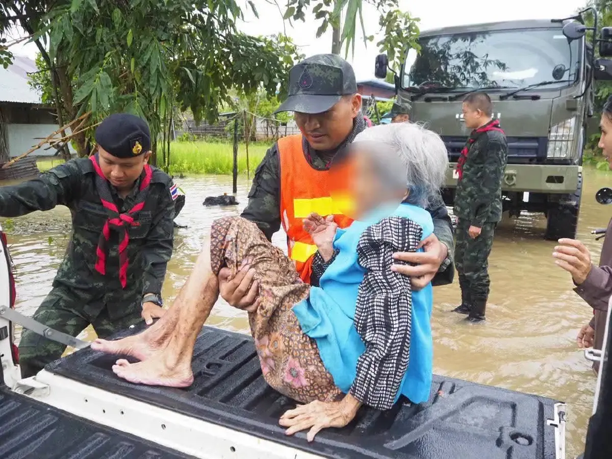 "ผบ.ทบ." สั่งการด่วน! ทุกหน่วยเตรียมพร้อมรับมือ "ฝนหนัก-ช่วยเหลือประชาชน"